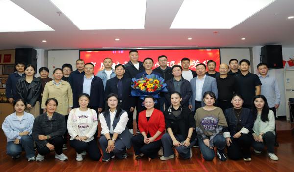 岁月映初心，荣退忆芳华—市退役军人事务局举行退休干部荣退仪式